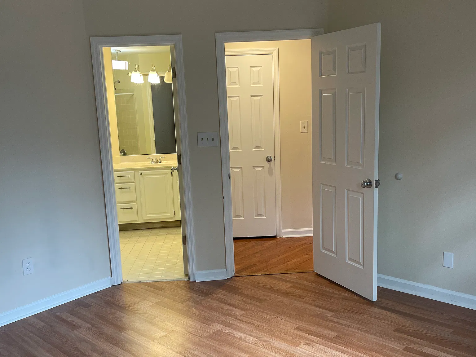 2 bed, 1600 sqft, $2,500 — Photo 3