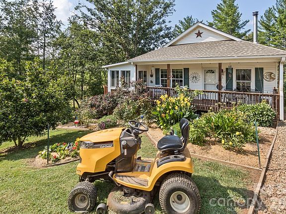 2nd image of 11 Dusty Ln