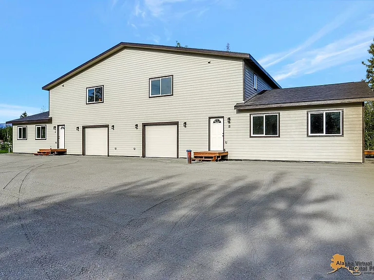 16320 E Bradford Dr — Photo 3