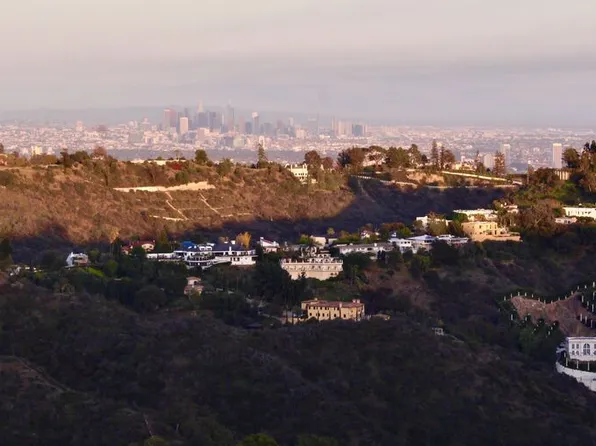 1952 Stradella Rd, Los Angeles, CA 90077