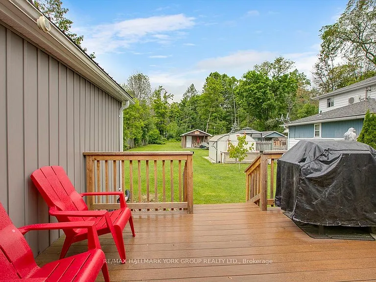 21 Lakeshore Rd — Photo 23