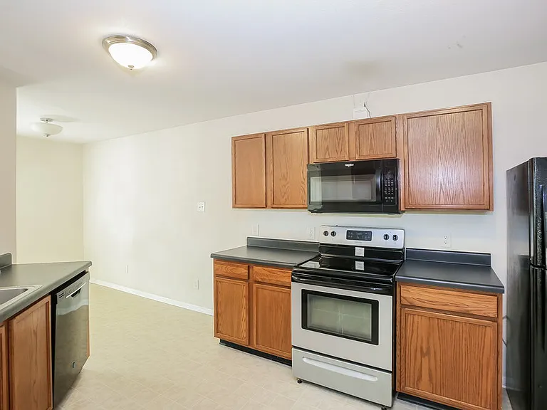 7322 Fox Point Dr — Photo 8