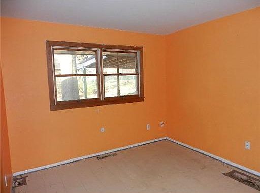 5th image of 5941 Chatsworth Dr