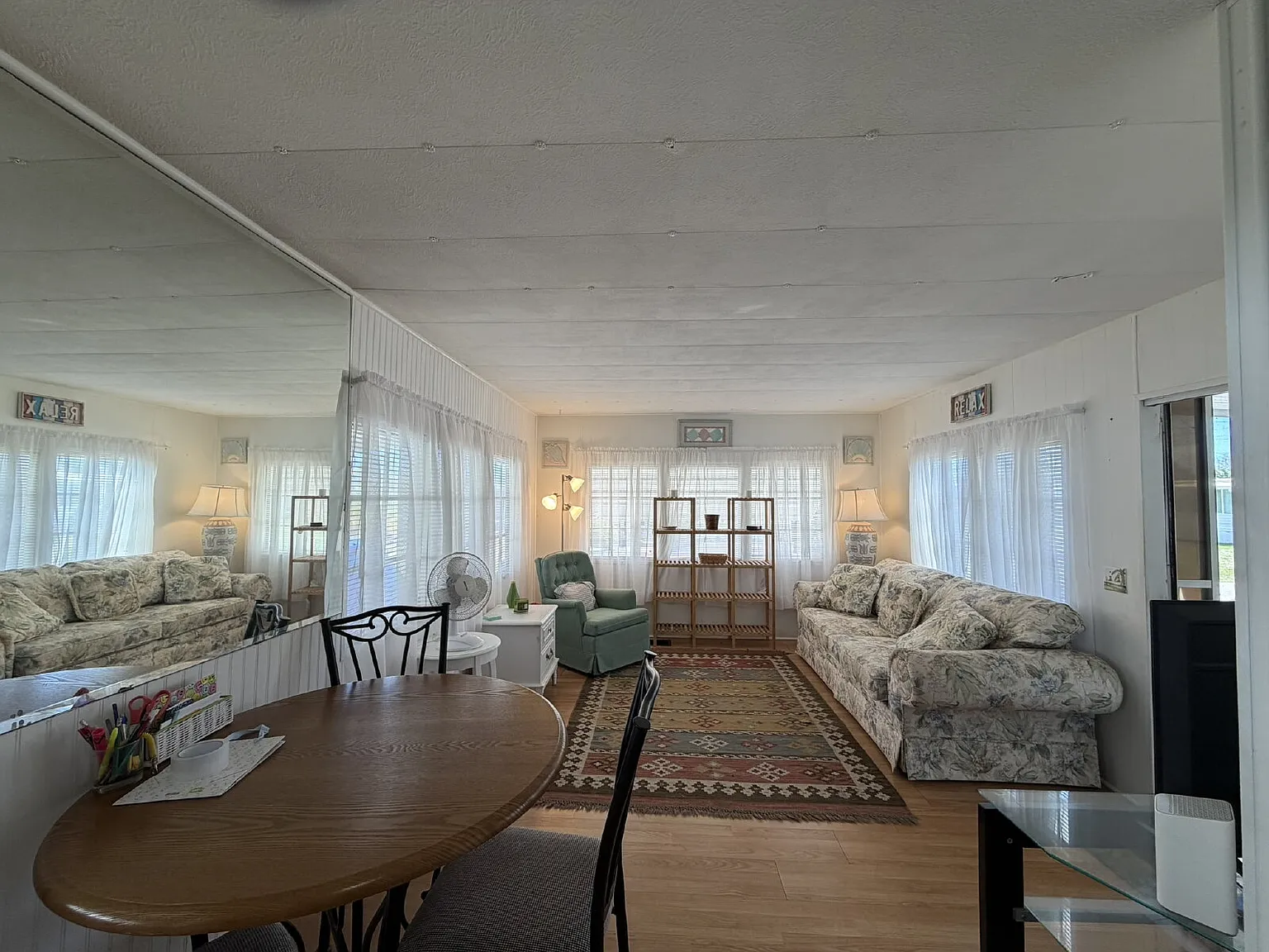 2 bed, 1.0 bath, 800 sqft, $1,500 — Photo 2