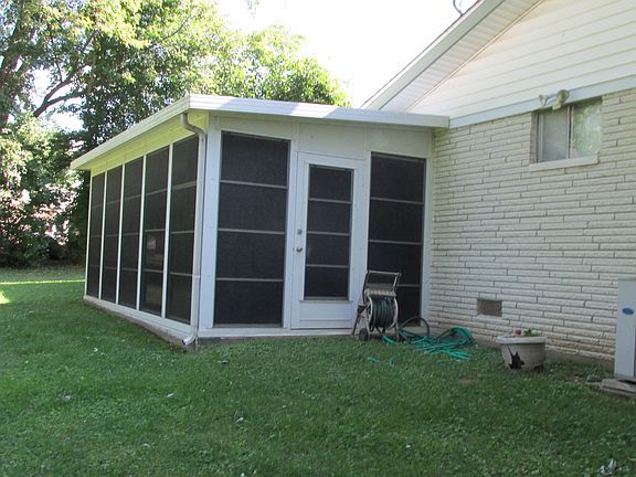 5th image of 209 S Eastwood Dr