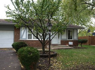 5S780 Springdale Dr, Naperville, IL 60540