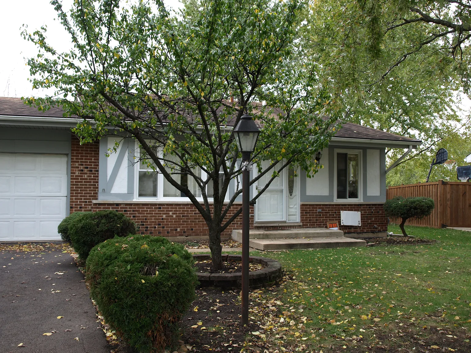 5S780 Springdale Dr photo 1