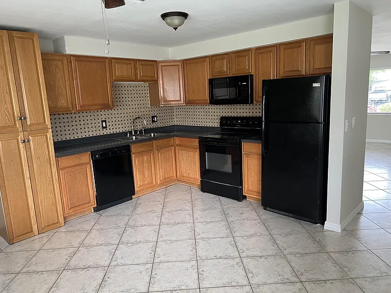 9432 SW 52nd Ct — Photo 13