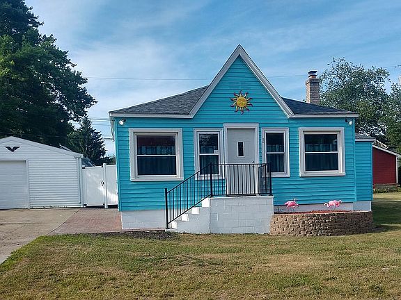 806 S. Long Lake Blvd.