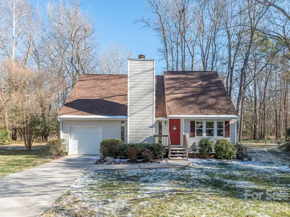 230 Oak Creek Dr, Charlotte, NC 28270