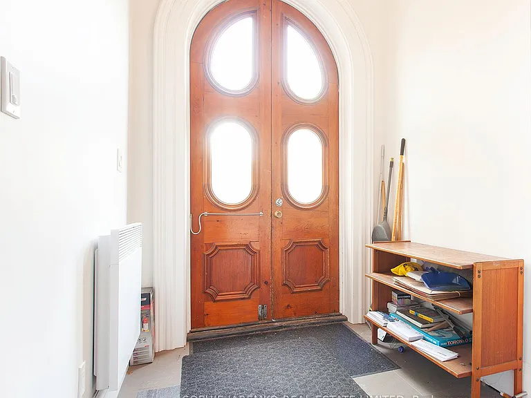 165 Carlton St #1 — Photo 17