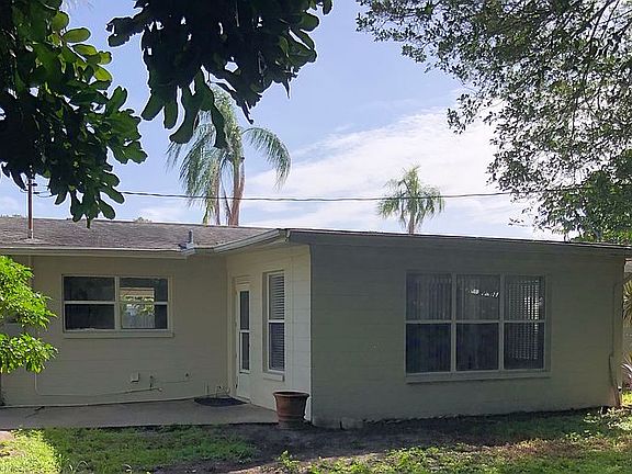 4th image of 8468 Iris Ave