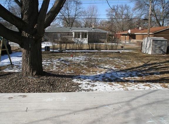 3rd image of 4727 Carolyn Ln
