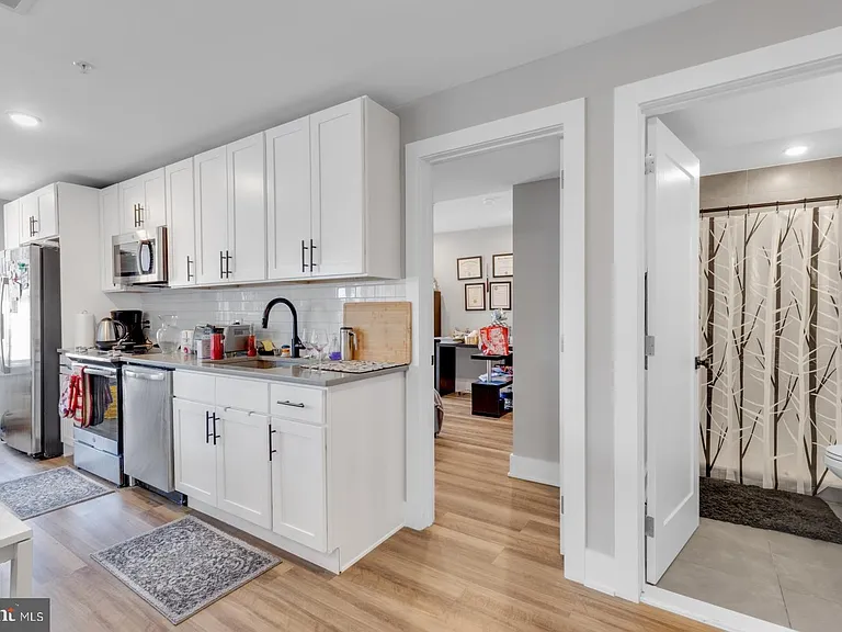 3965 Lancaster Ave #301 — Photo 5
