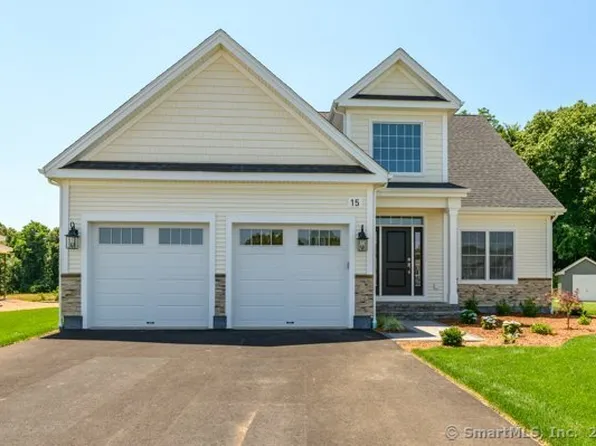 15 Primrose Lane, Cromwell, CT 06416