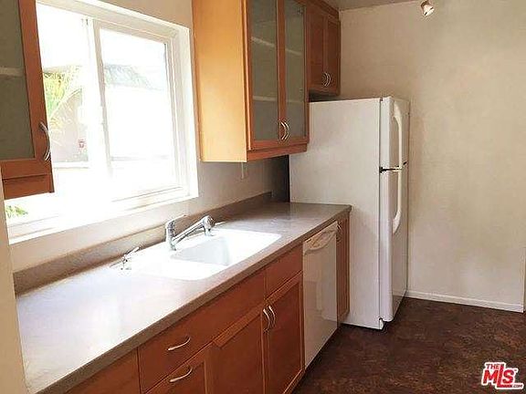 5th image of 1888 Greenfield Ave APT 207