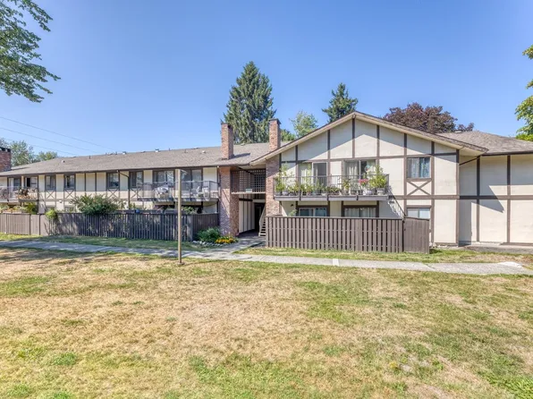 8951 Horne St, Burnaby, BC V3N 4J8