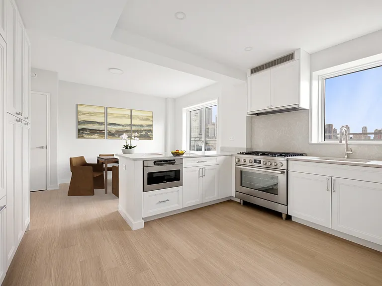 165 E 66th St #19A — Photo 8
