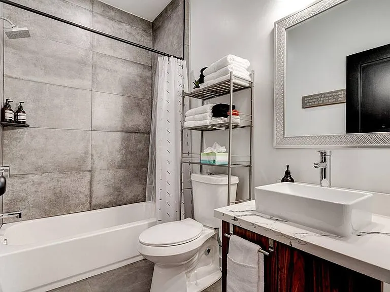 2506 Dumaine St — Photo 18