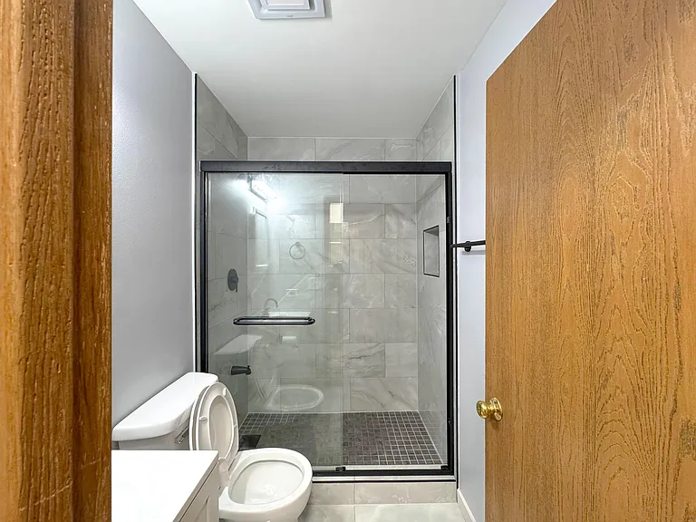 154 S Waters Edge Dr #B — Photo 3