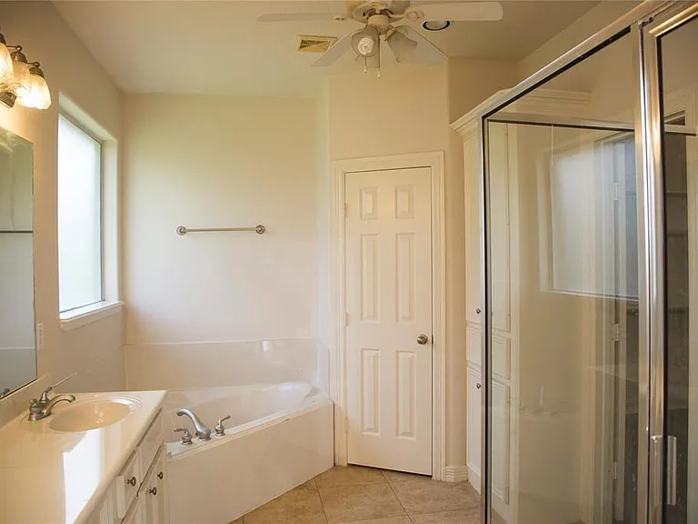 2032 Cork St — Photo 22