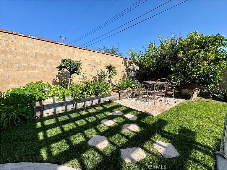 18572 Avolinda Dr — Photo 47