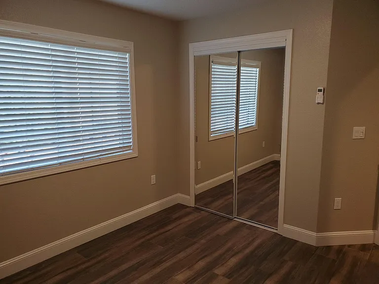 406 Fensalir Ave — Photo 2