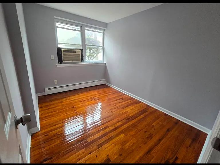 901 Stuyvesant Ave #C1 — Photo 2