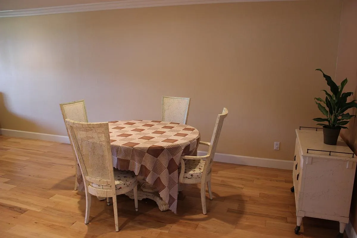 2 bed, 1200 sqft, $3,200 — Photo 3