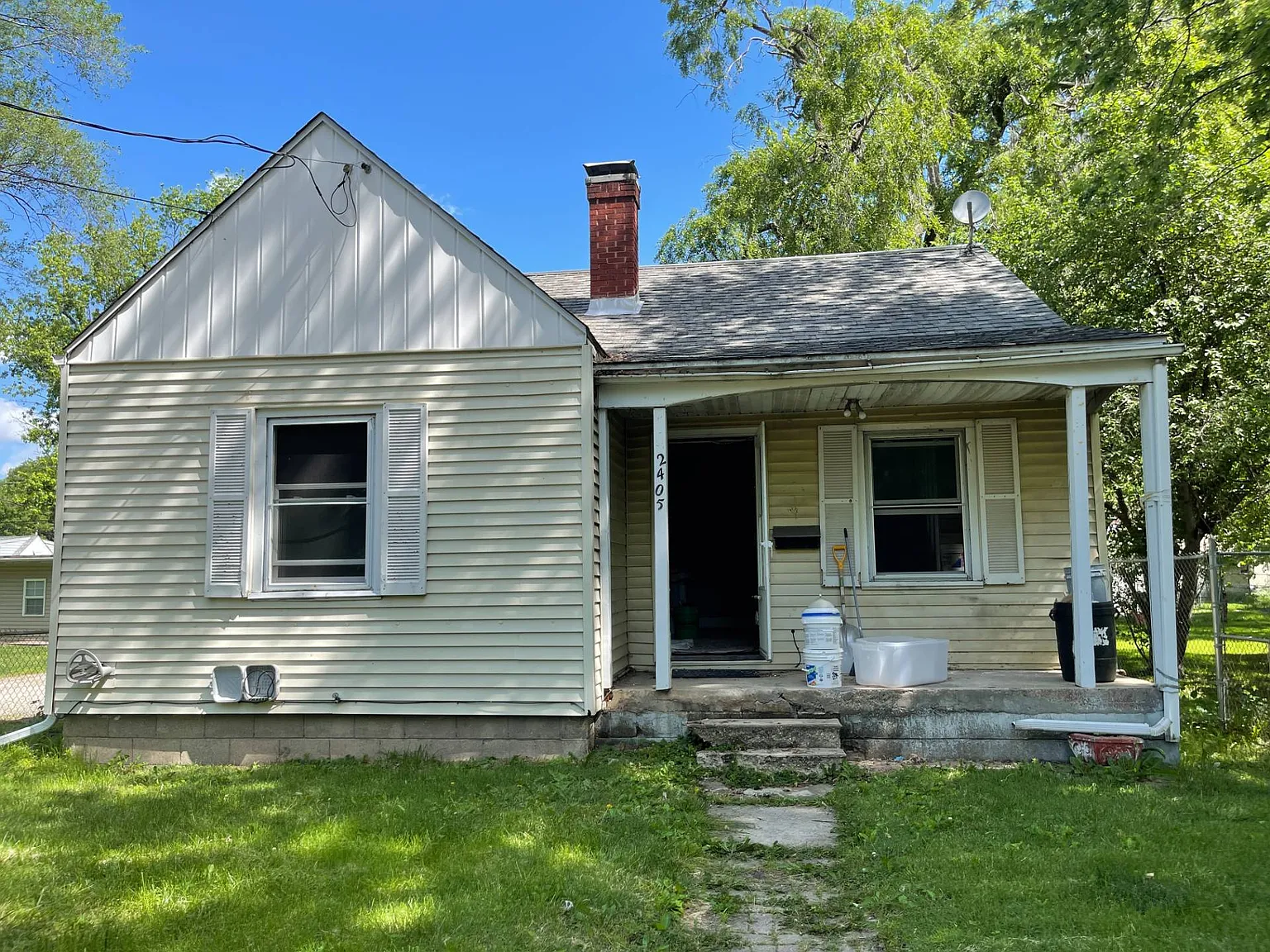 2405 W Proctor St photo 1