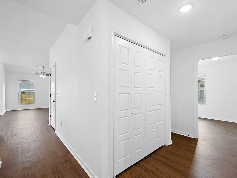 206 SW Vicki St — Photo 6