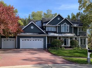 6913 Capitol View Ct, Johnston, IA 50131