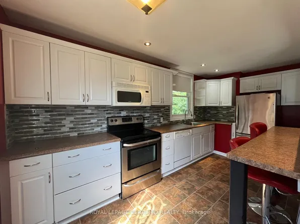 117 E 36th St, Hamilton, ON L8V 3Z3