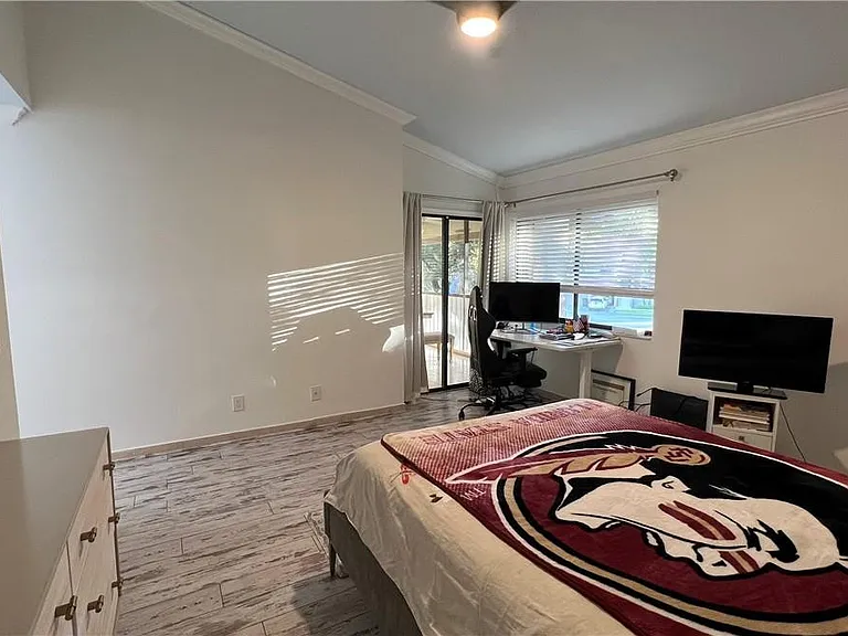 5580 Coach House Cir #F — Photo 18