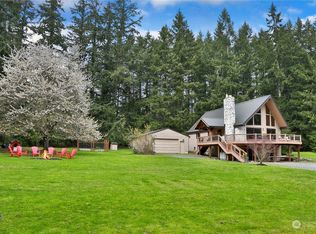 6403 Skarberg Ln, Clinton, WA 98236