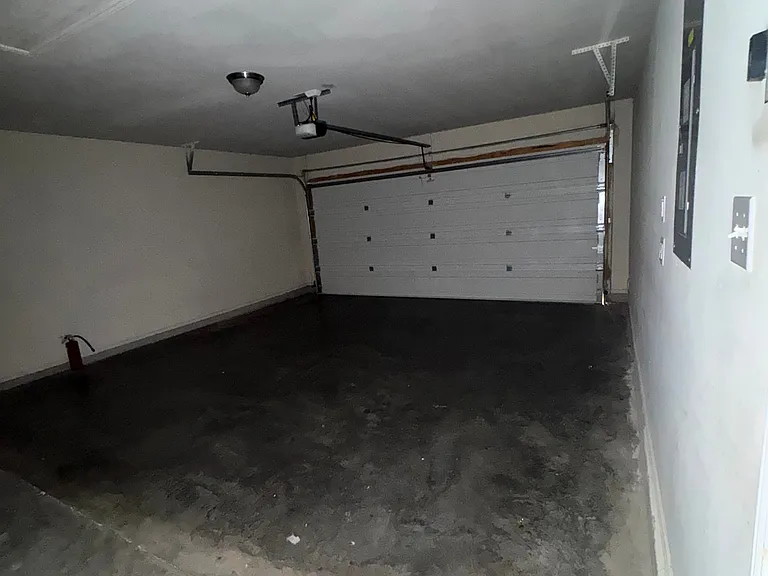 104 Christopher Dr — Photo 9