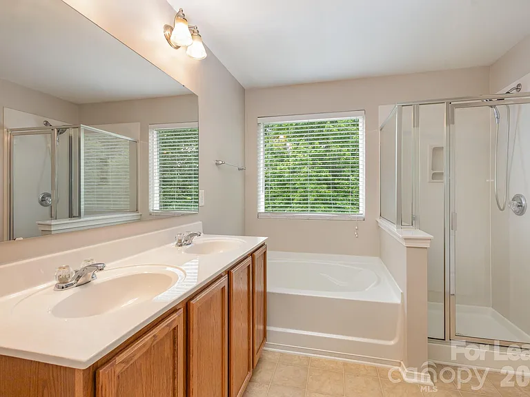 6442 Ridgeview Commons Dr — Photo 14