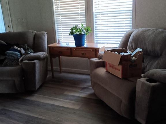 3rd image of 128 Roark Rd