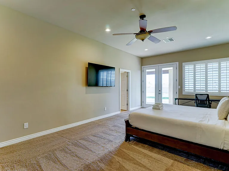 E Cactus Rd — Photo 2
