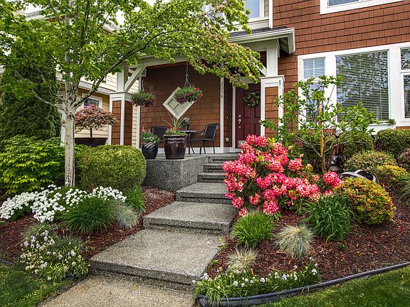 3rd image of 2058 25th Ave NE