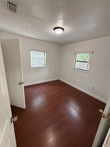 17520 NW 40th Ave Photo 1