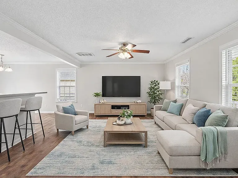 510 Homestead Park Dr — Photo 2