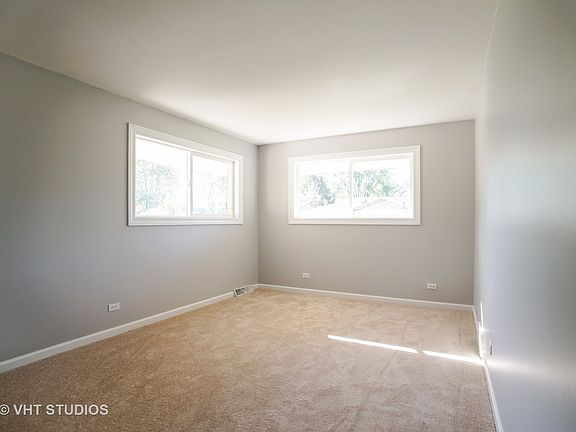 5th image of 330 Lance Dr