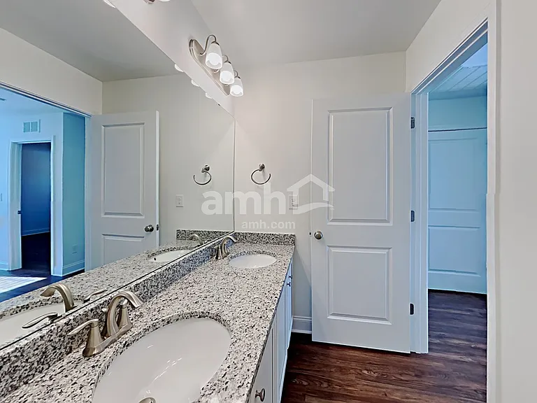 121 Hamilton Park Dr — Photo 17