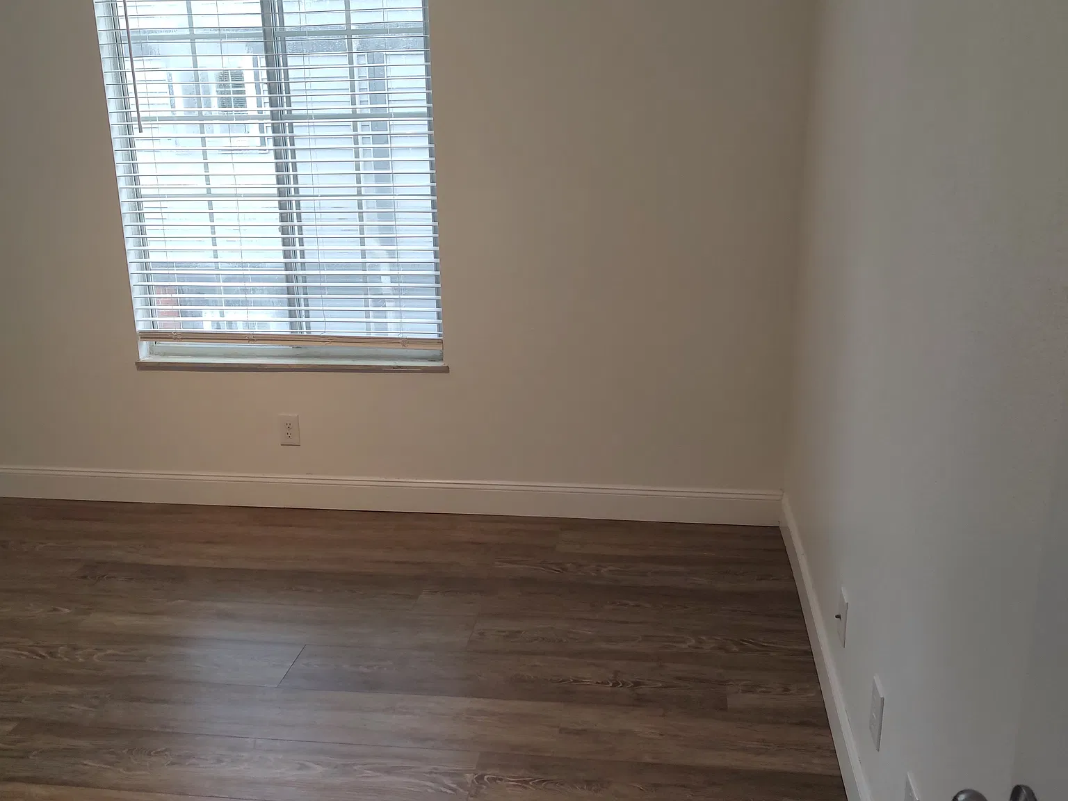 3 bed, 1.5 bath, 1400 sqft, $1,350 — Photo 3