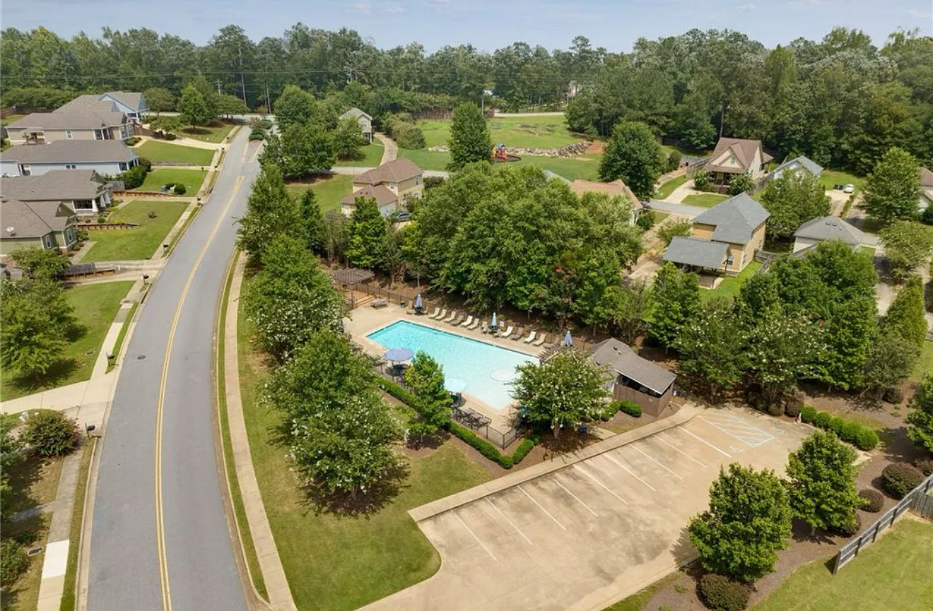 3 bed, 1637 sqft, $2,450 — Photo 1