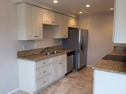 4th image of 681 Chamberlain Ave APT B