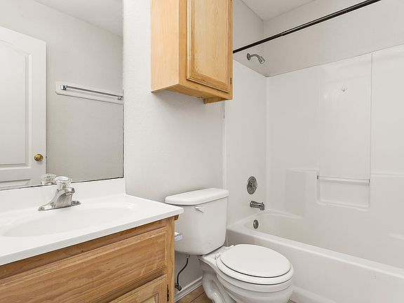 5th image of 730 Sonesta Ct #D