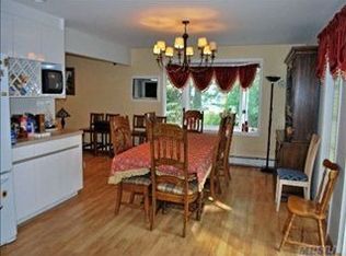 61 Woodview Ln, Centereach, NY 11720
