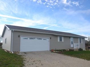 6393 E Husking Peg Rd, Chana, IL 61015